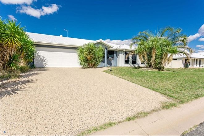Picture of 2/56 Lakeside Drive, EMERALD QLD 4720