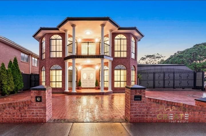 5 bedrooms House in 45 Carmody Drive CAIRNLEA VIC, 3023