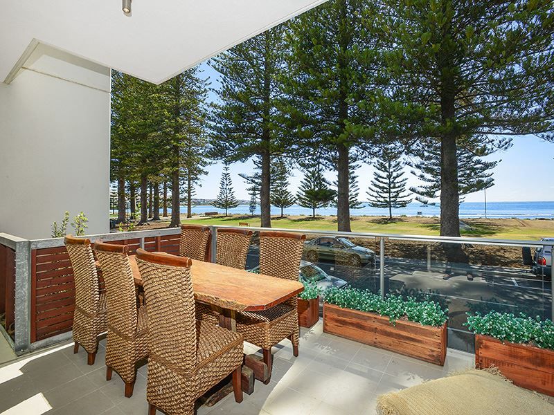 3/2 Flinders Parade, Victor Harbor SA 5211, Image 1