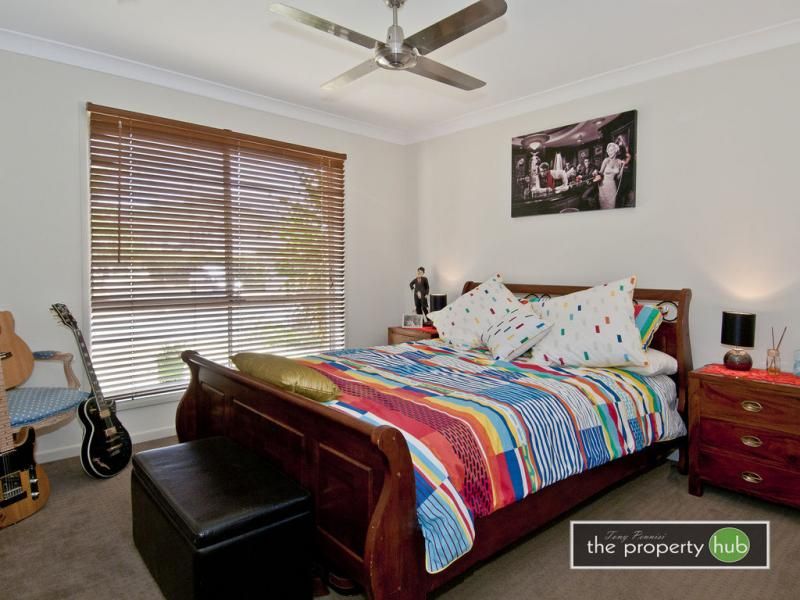 22 Lake Breeze Drive, Windaroo QLD 4207, Image 2