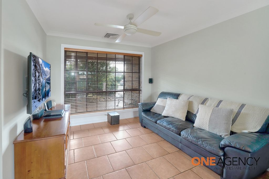 20 Ilford Place, Abbotsbury NSW 2176, Image 2