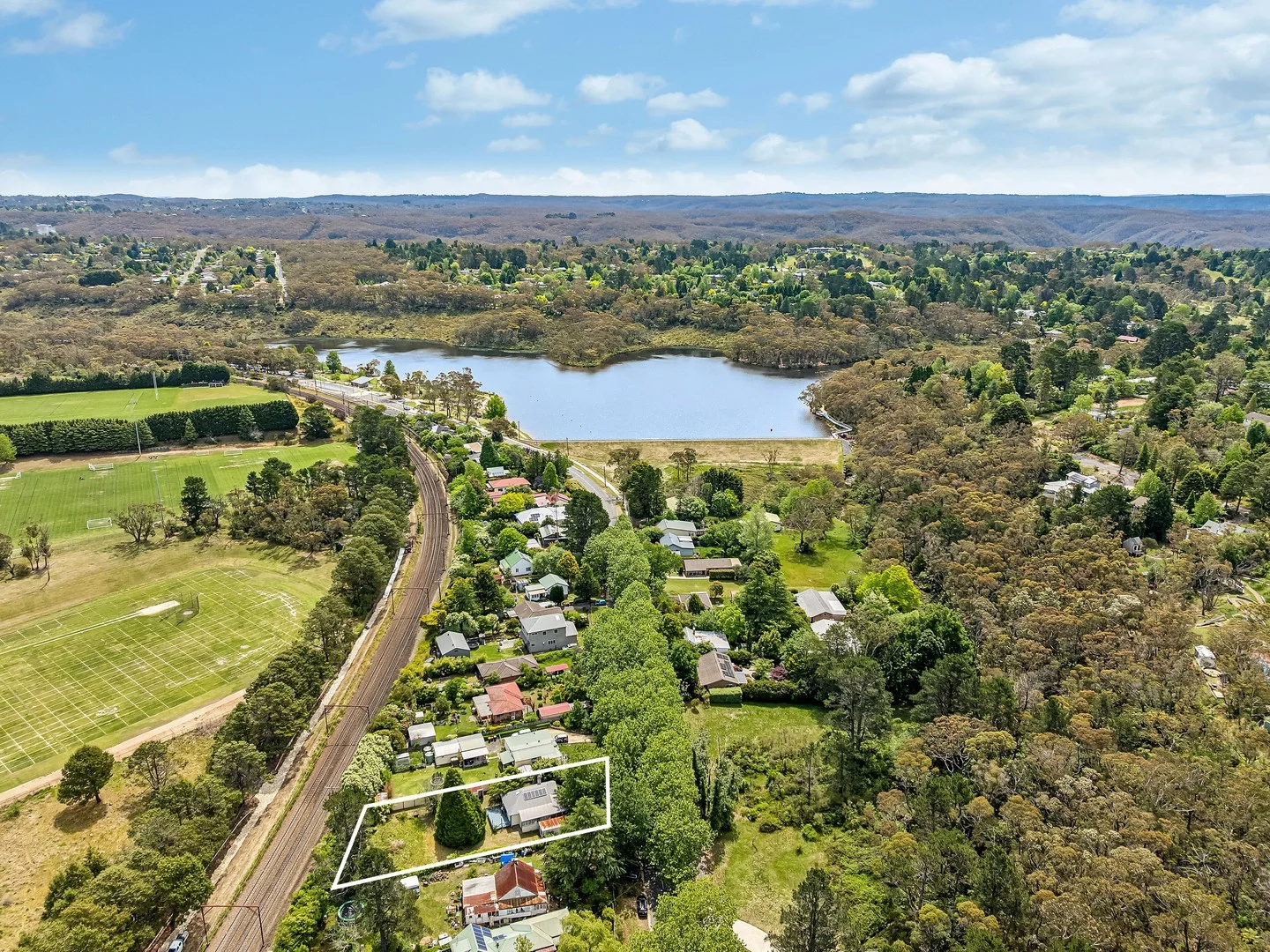 14 Sinclair Crescent, Wentworth Falls NSW 2782