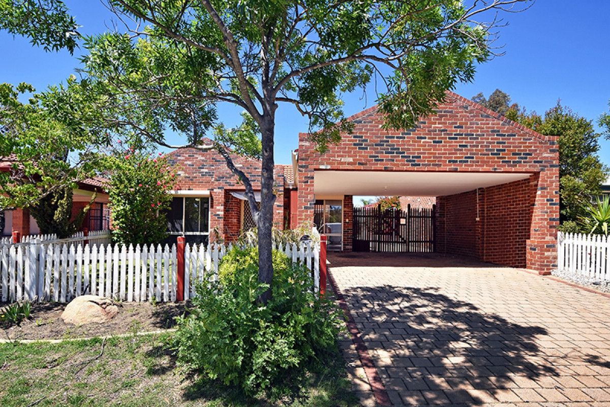 3 bedrooms House in 11 Triggerplant Avenue ELLENBROOK WA, 6069