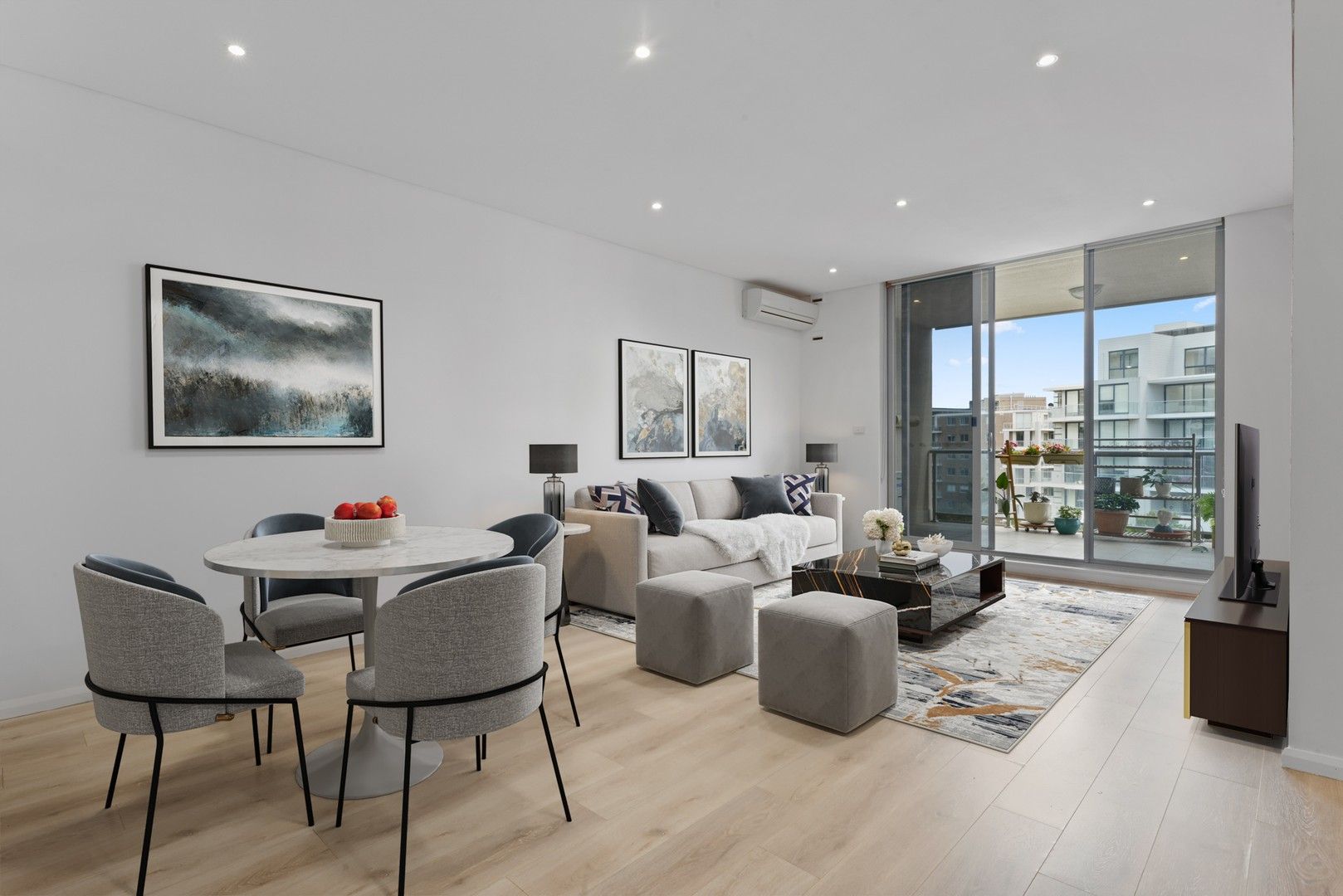 2 bedrooms Apartment / Unit / Flat in 604/149 O'Riordan Street MASCOT NSW, 2020