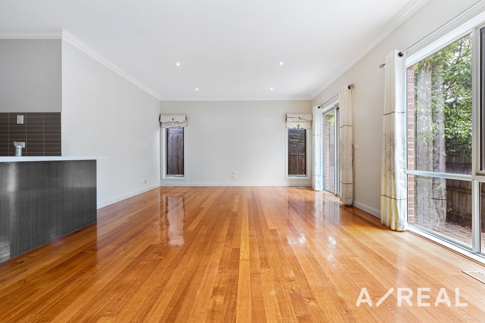 6 Ian Grove, Burwood VIC 3125, Image 1