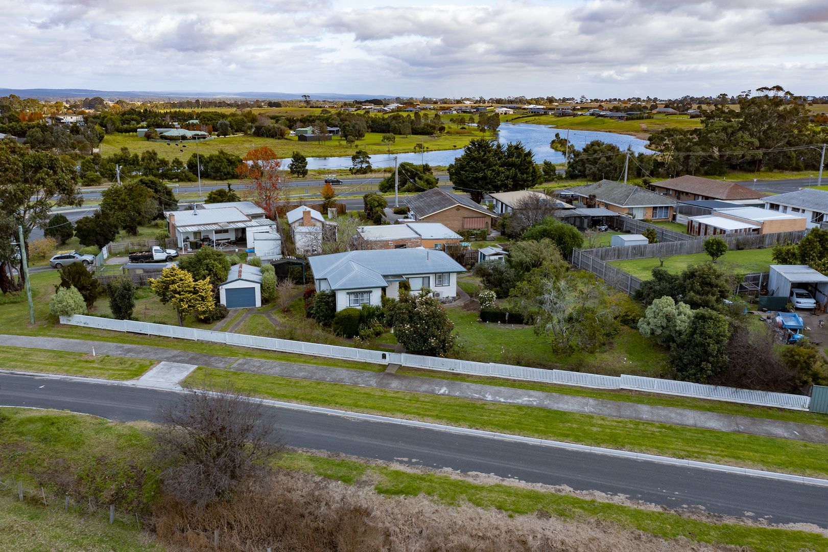 915 RIVERVIEW Road, Wurruk VIC 3850 Domain