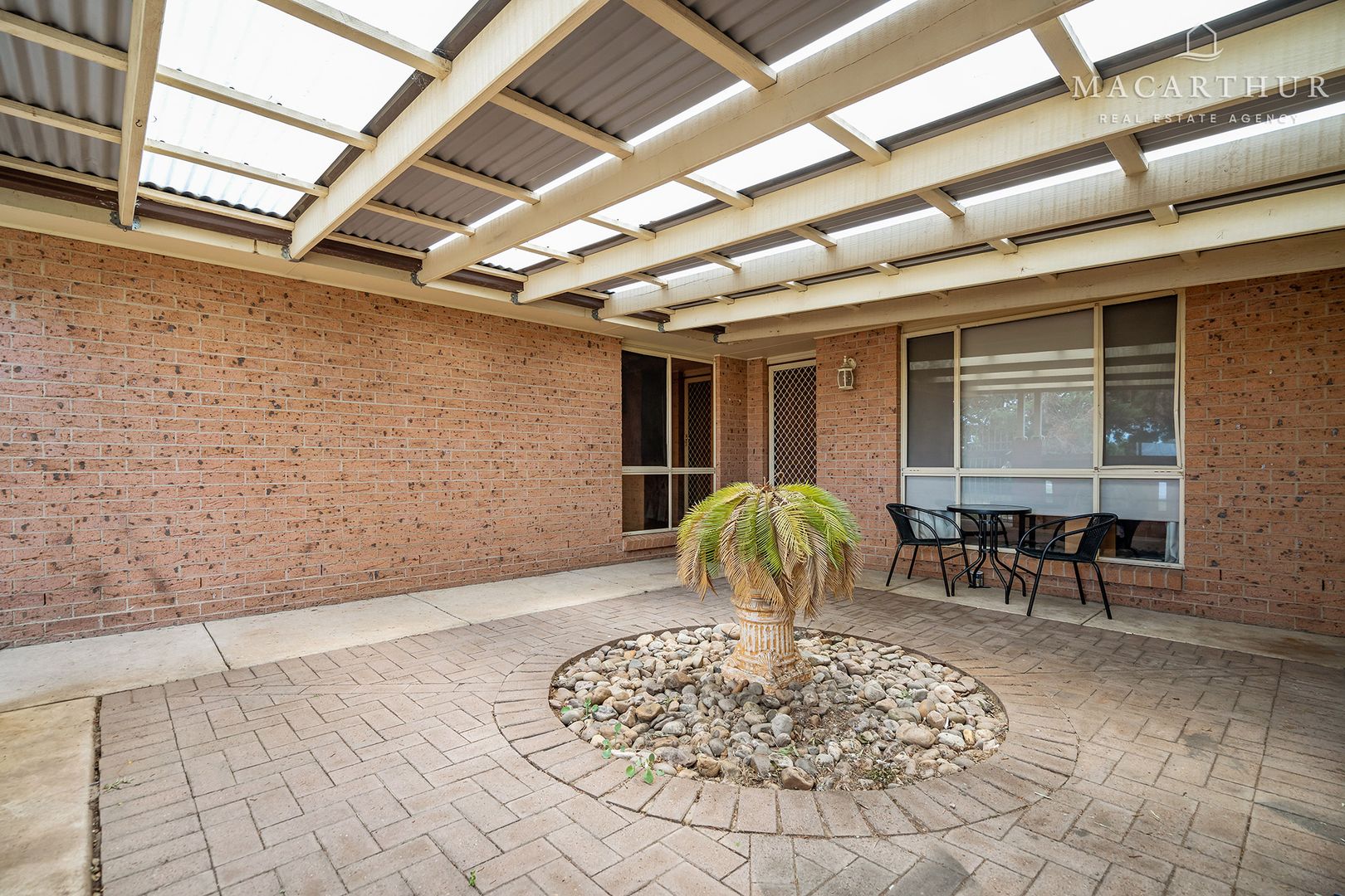 71 Dalman Parkway, Glenfield Park NSW 2650, Image 1