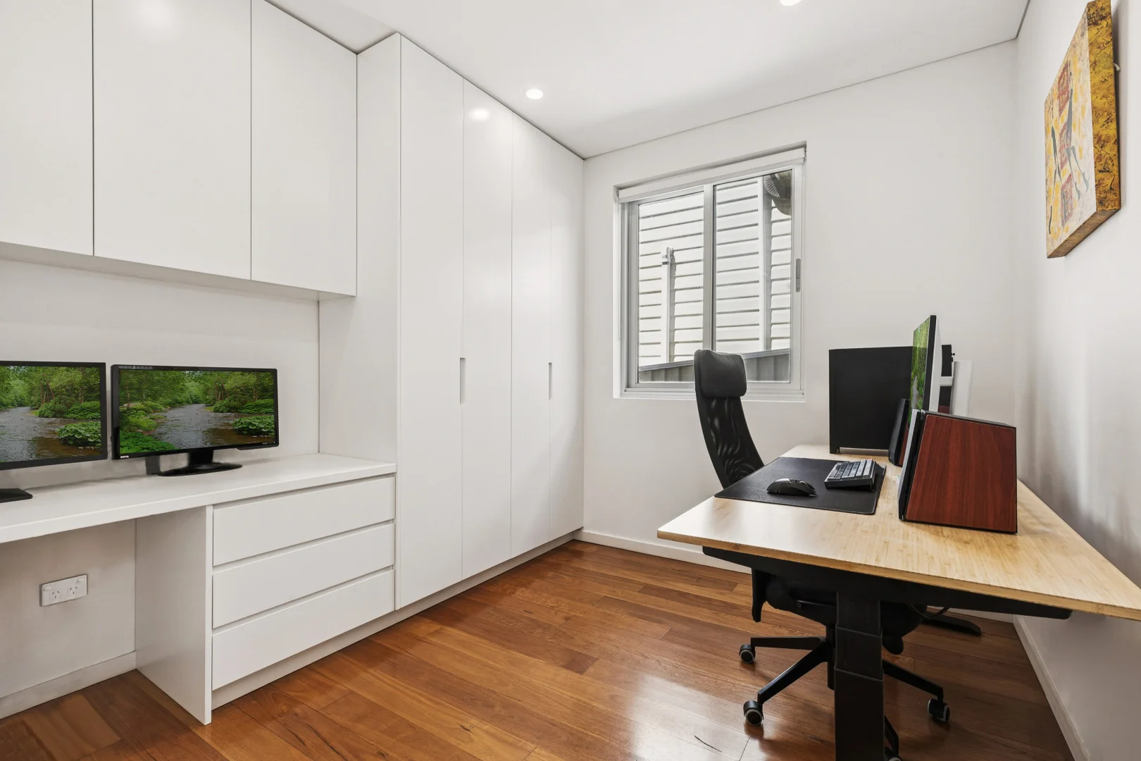 Revesby Heights photo 8