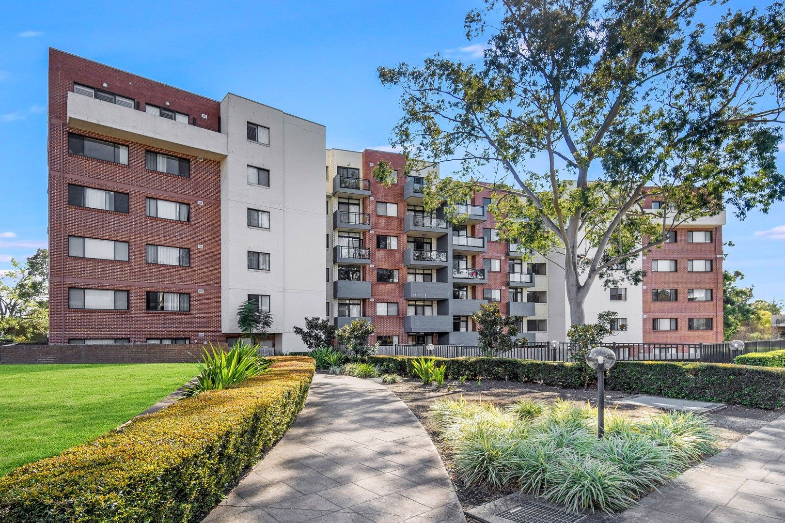 4 bedrooms Apartment / Unit / Flat in 64/1 Russell Street BAULKHAM HILLS NSW, 2153