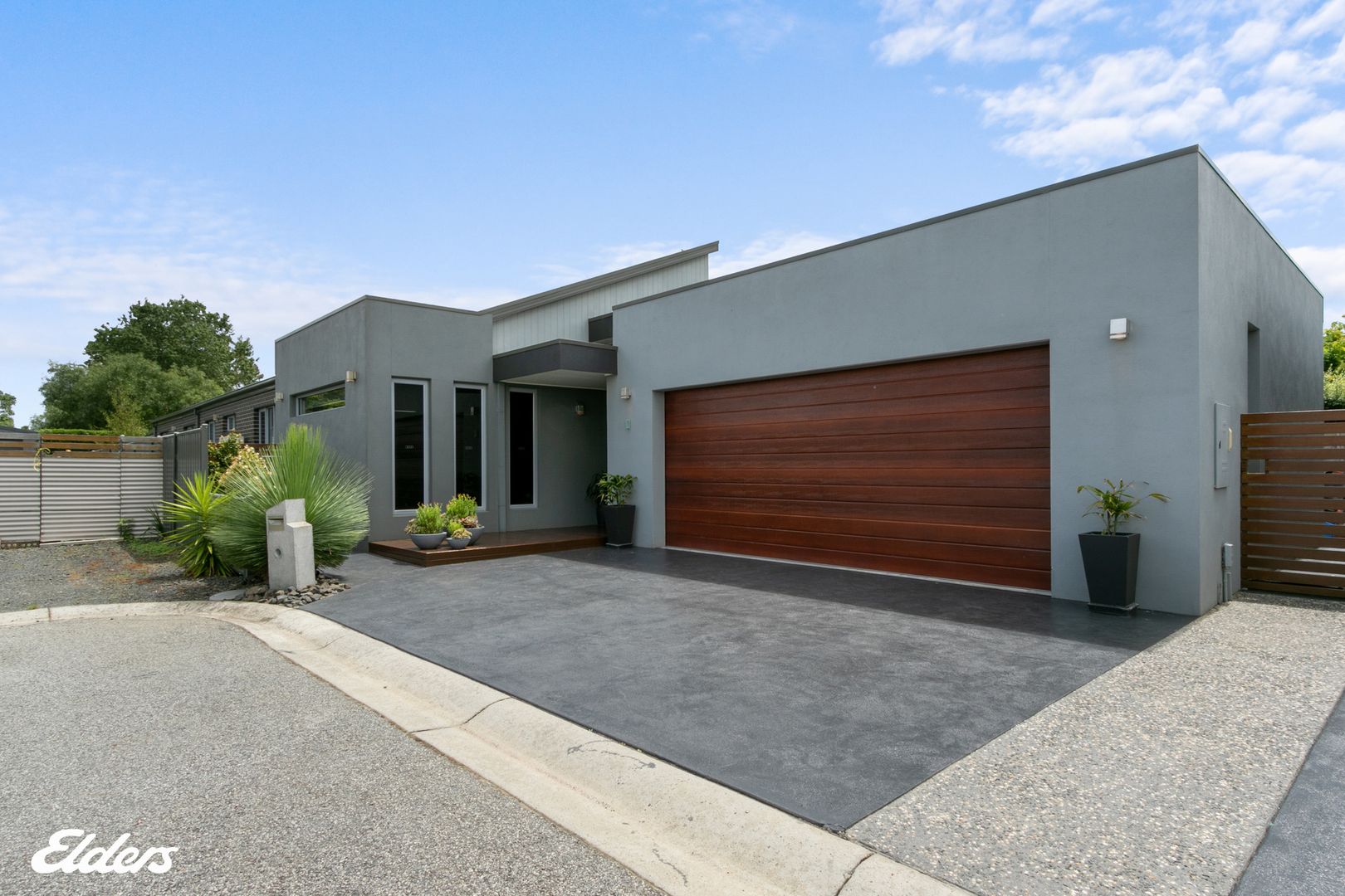 2 Collins Court, Yarram VIC 3971, Image 2