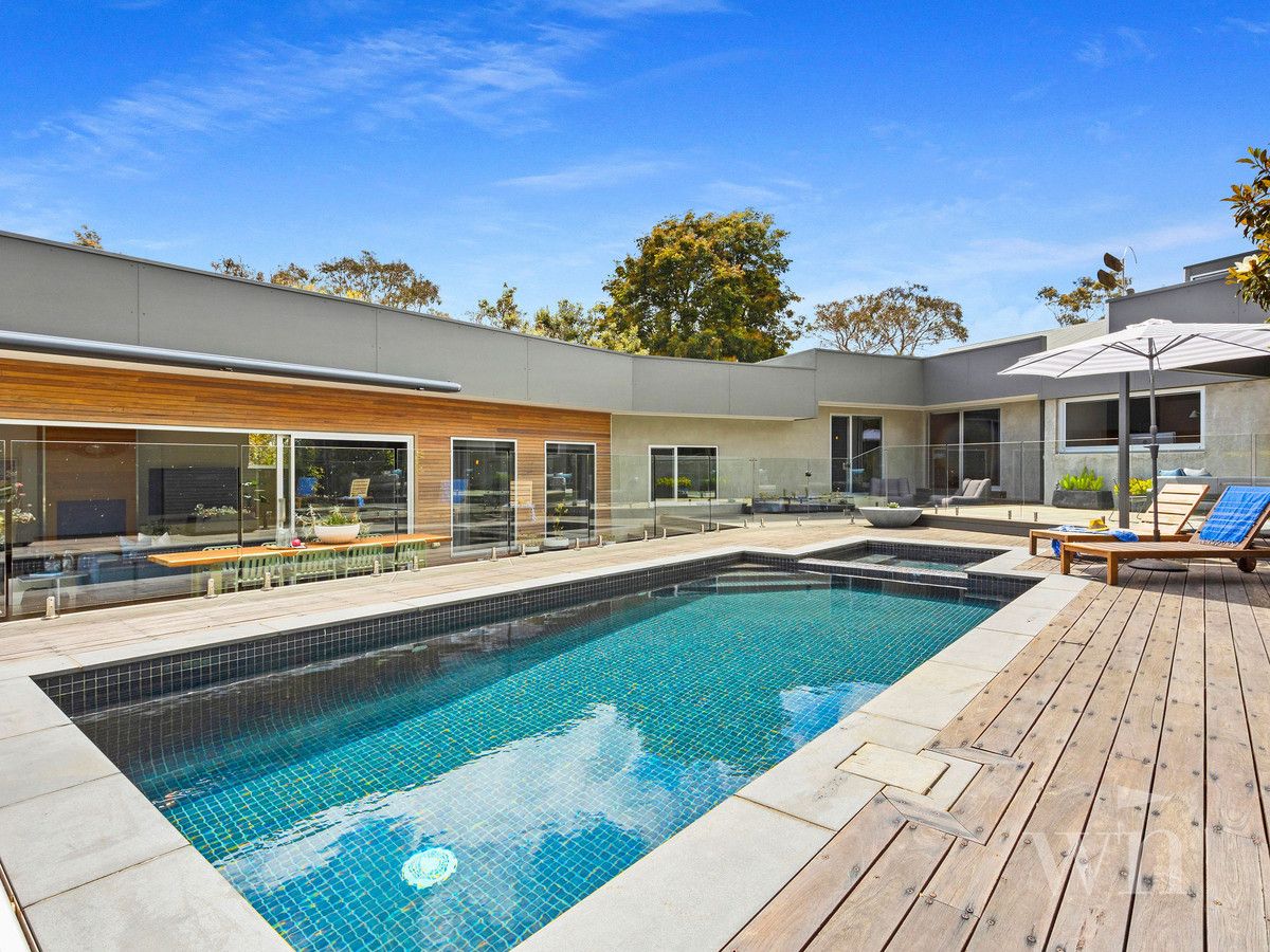 6 bedrooms House in 1 Fairview Avenue MOUNT MARTHA VIC, 3934