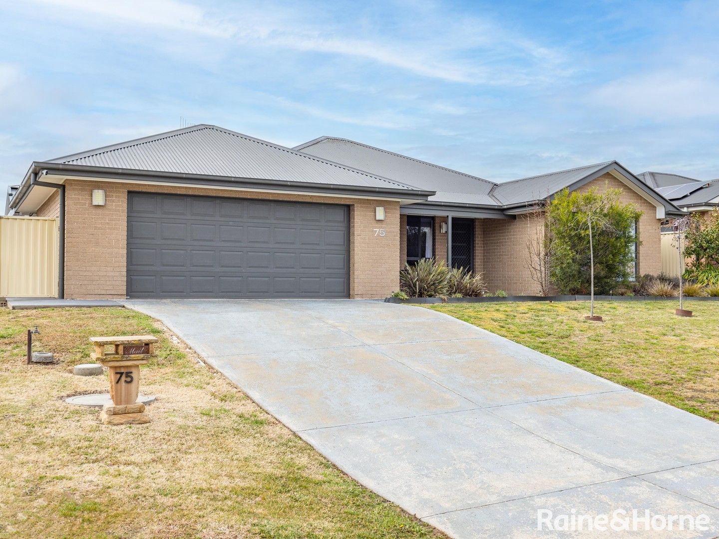 4 bedrooms House in 75 Ashworth Drive KELSO NSW, 2795