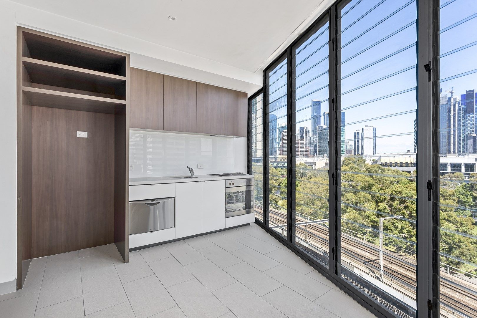 1 bedrooms Apartment / Unit / Flat in 705/565 Flinders Street MELBOURNE VIC, 3000