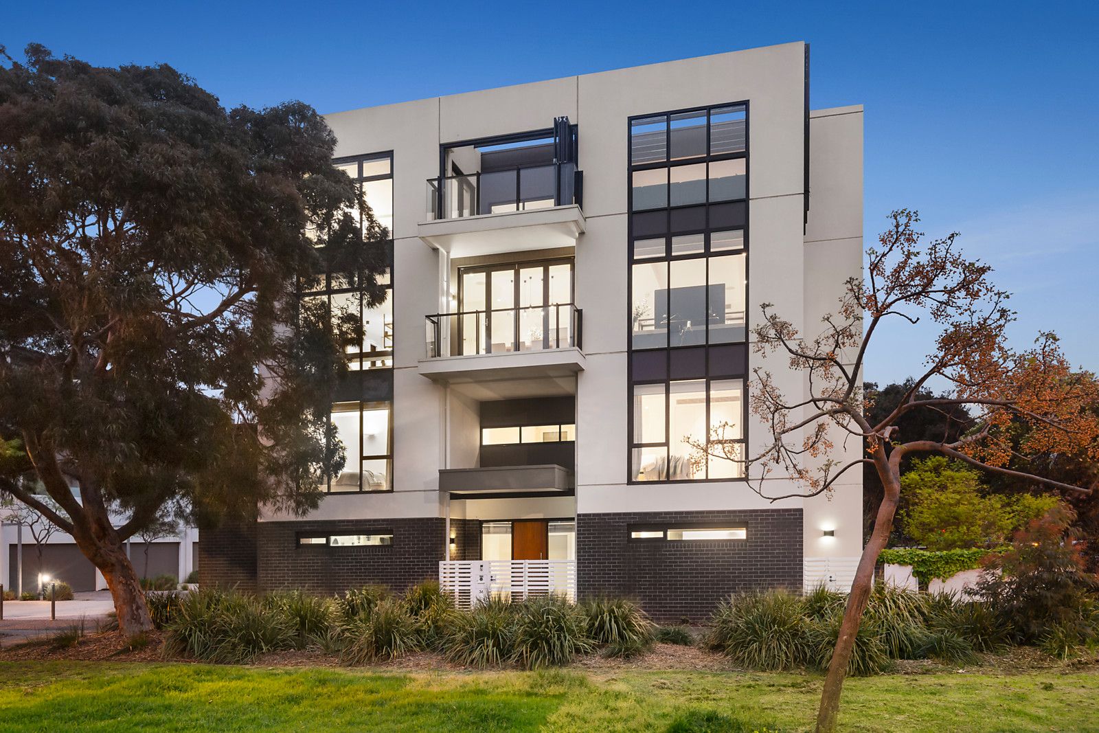 5 bedrooms House in 36 Graham Street ALBERT PARK VIC, 3206