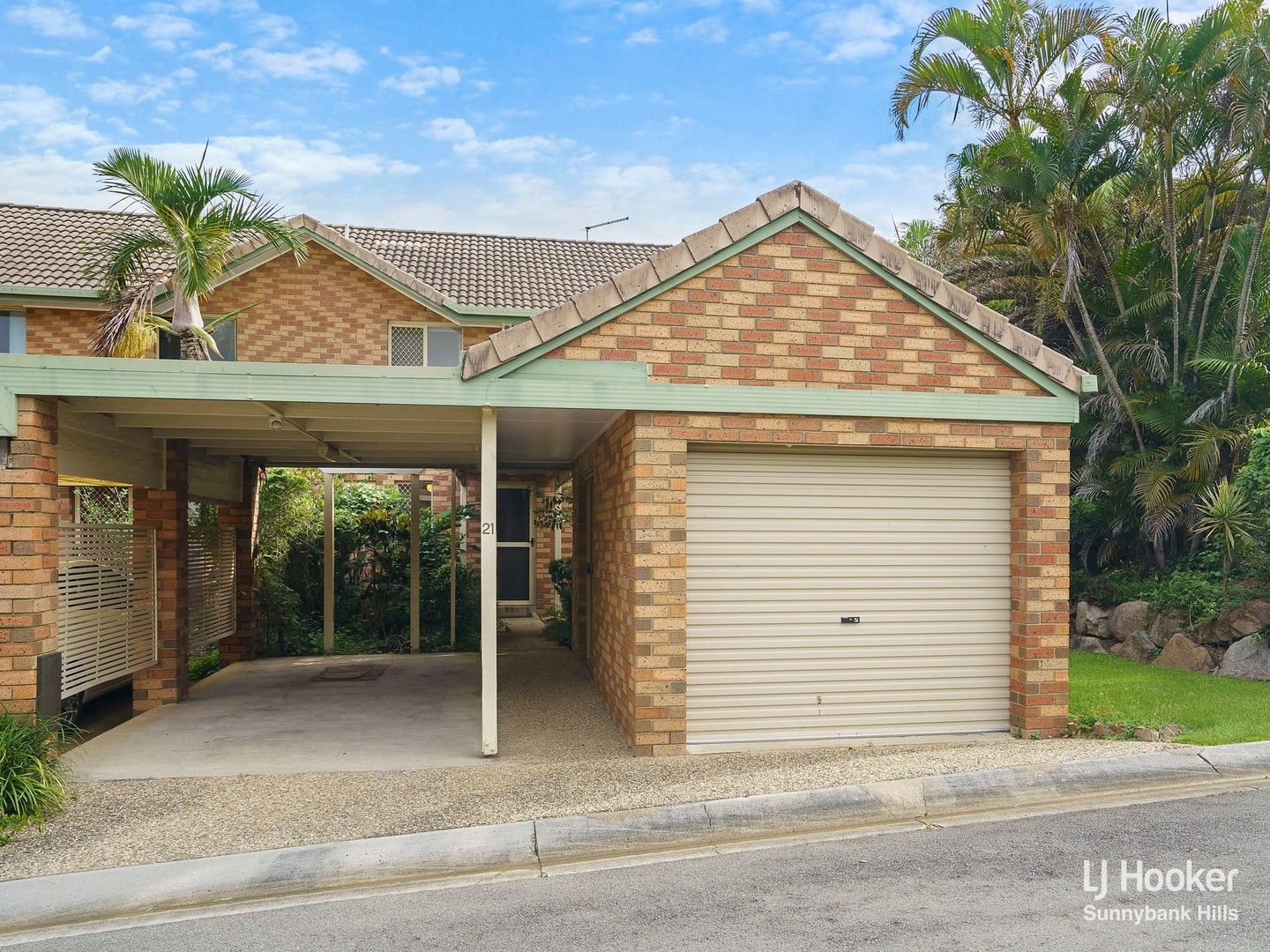3 bedrooms Townhouse in 21/20 Hellawell Road SUNNYBANK HILLS QLD, 4109