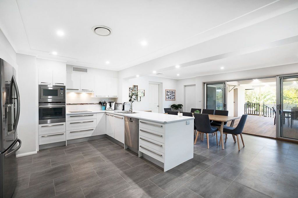 4 bedrooms House in 37 Oakland Avenue BAULKHAM HILLS NSW, 2153