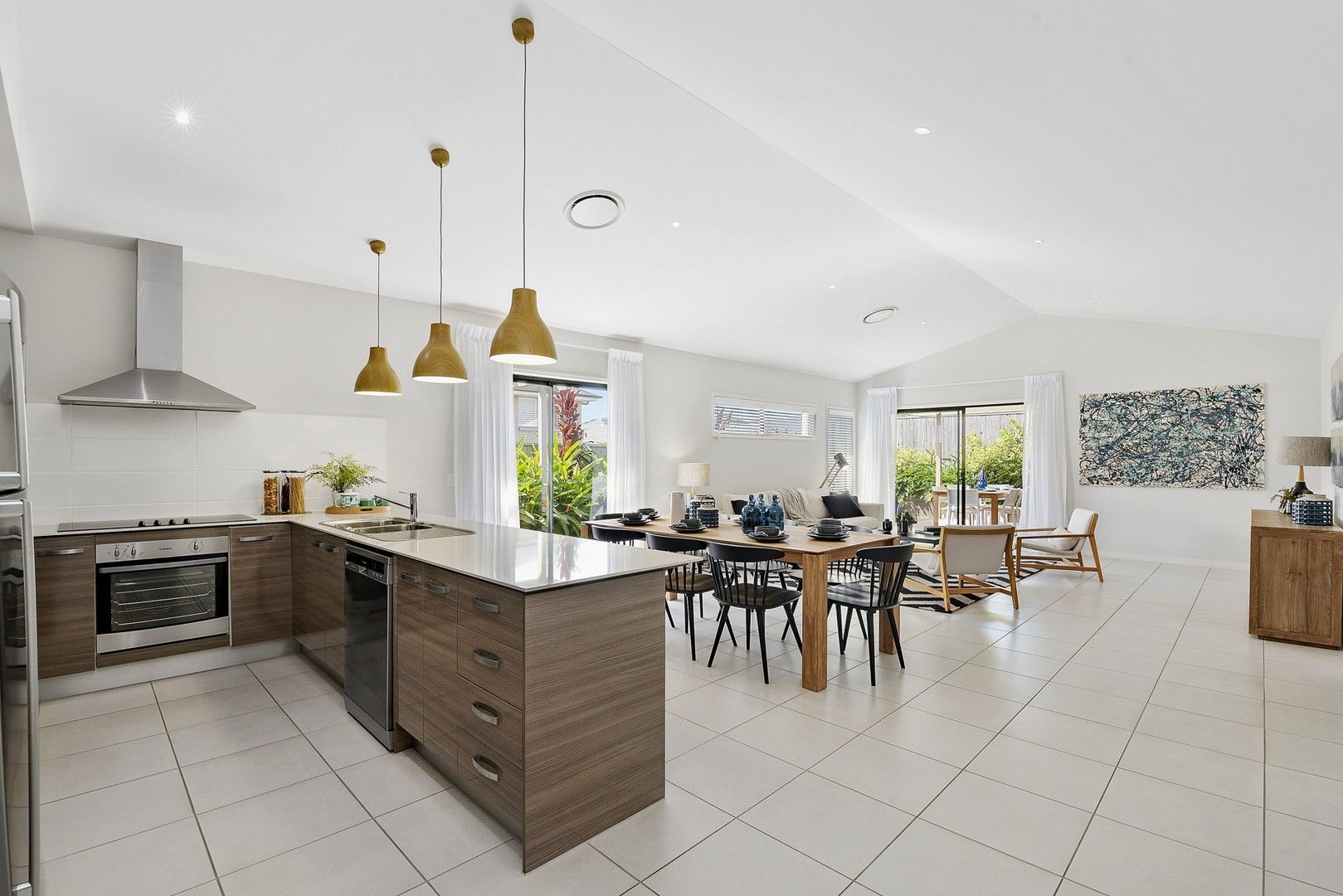 5 Markwell Crescent, Mango Hill Property History & Address Research