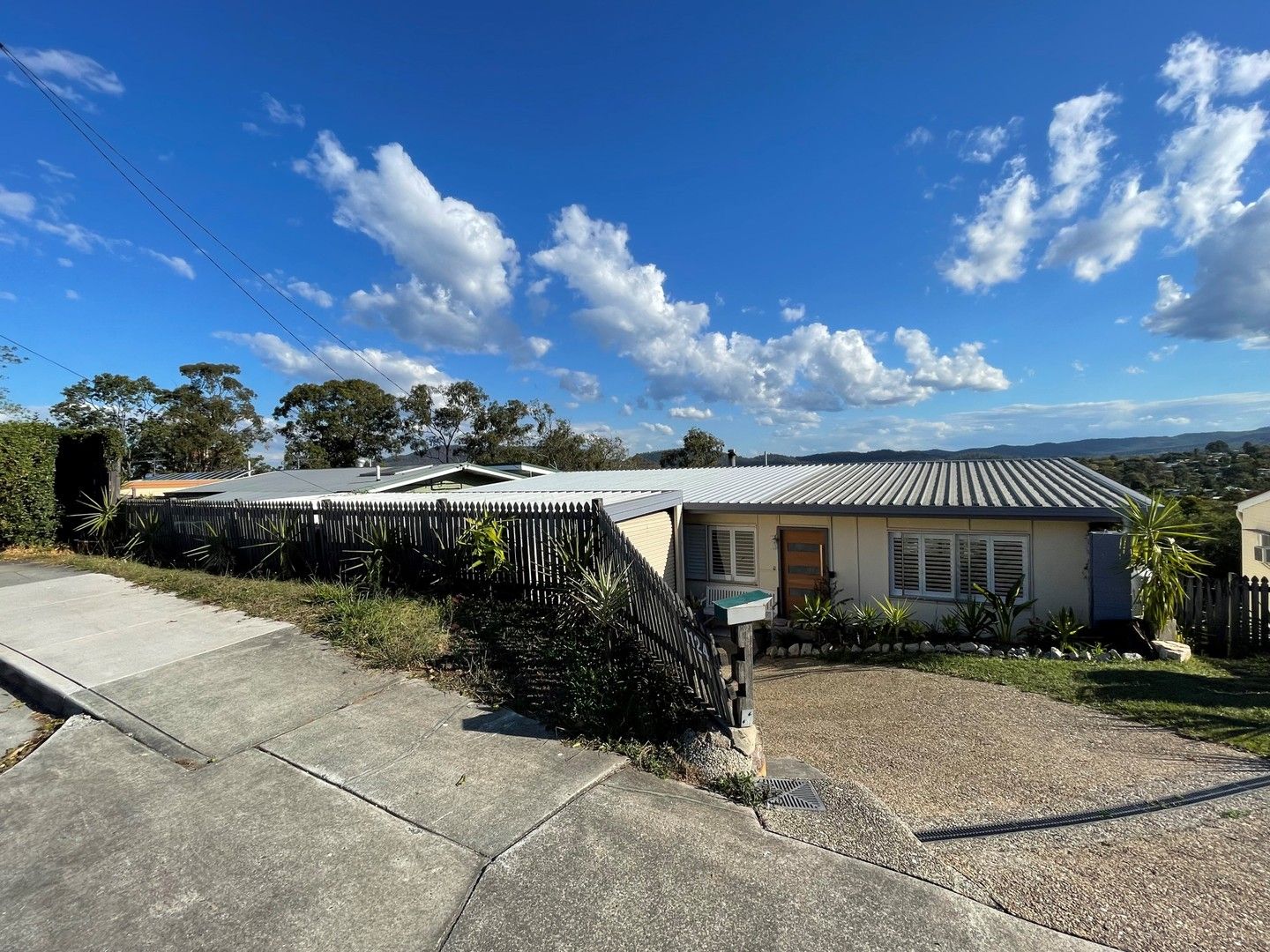 4 bedrooms House in 1124 South Pine Road ARANA HILLS QLD, 4054