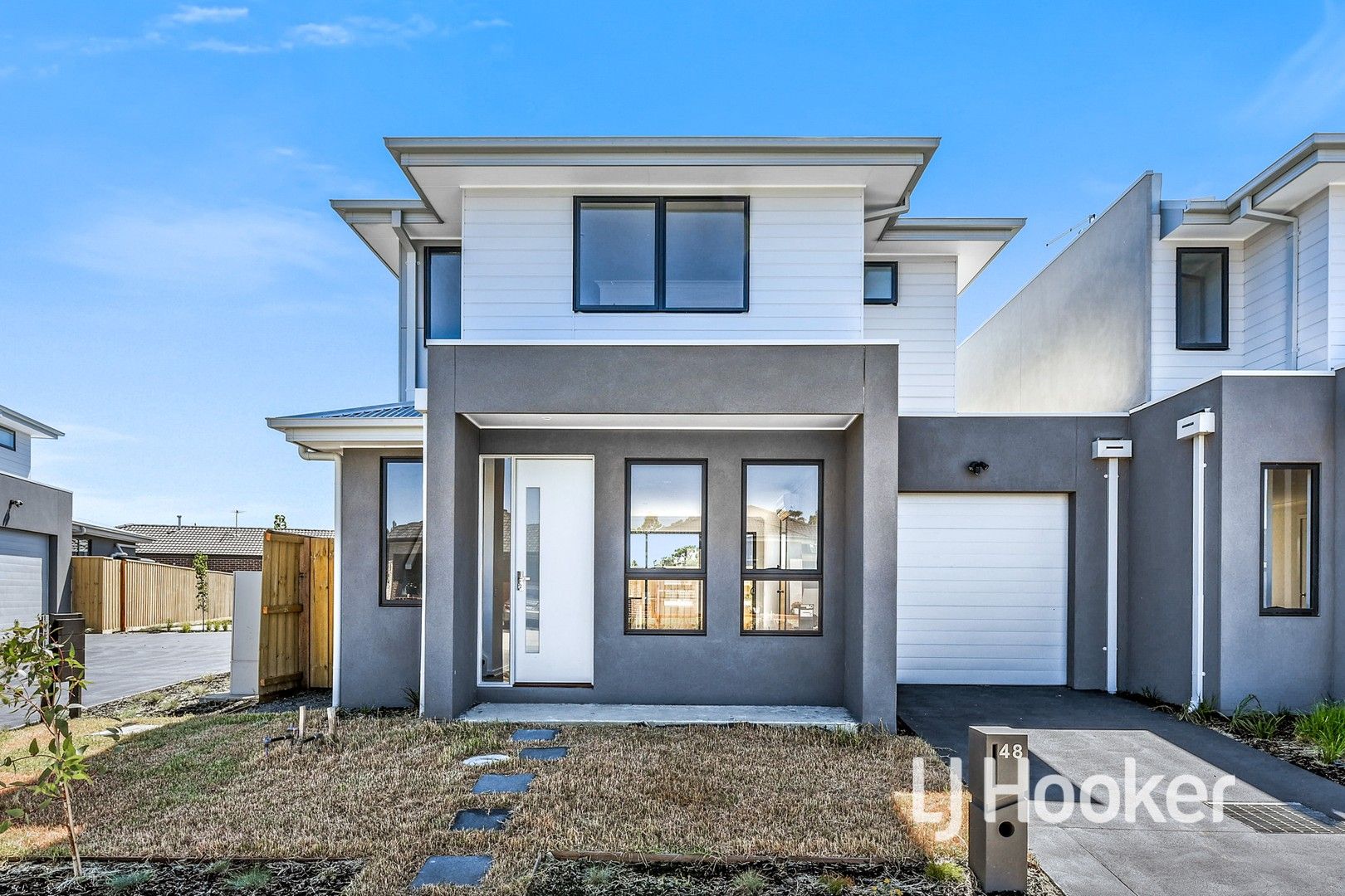 2 bedrooms House in 48 Goshawk Drive PAKENHAM VIC, 3810