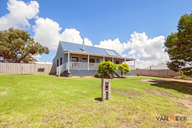 Picture of 18 Village Fair Dr, NEWLANDS ARM VIC 3875