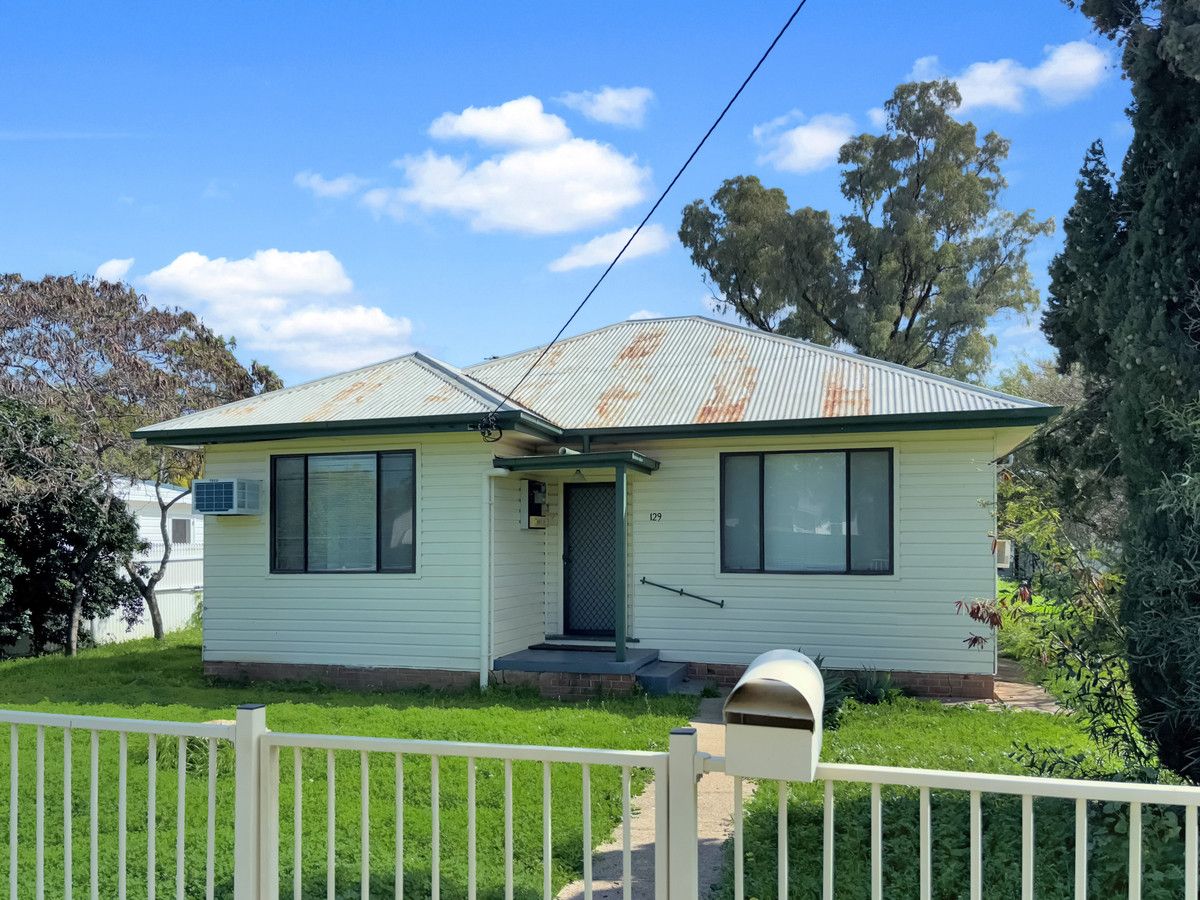 3 bedrooms House in 129 Rose Street WEE WAA NSW, 2388