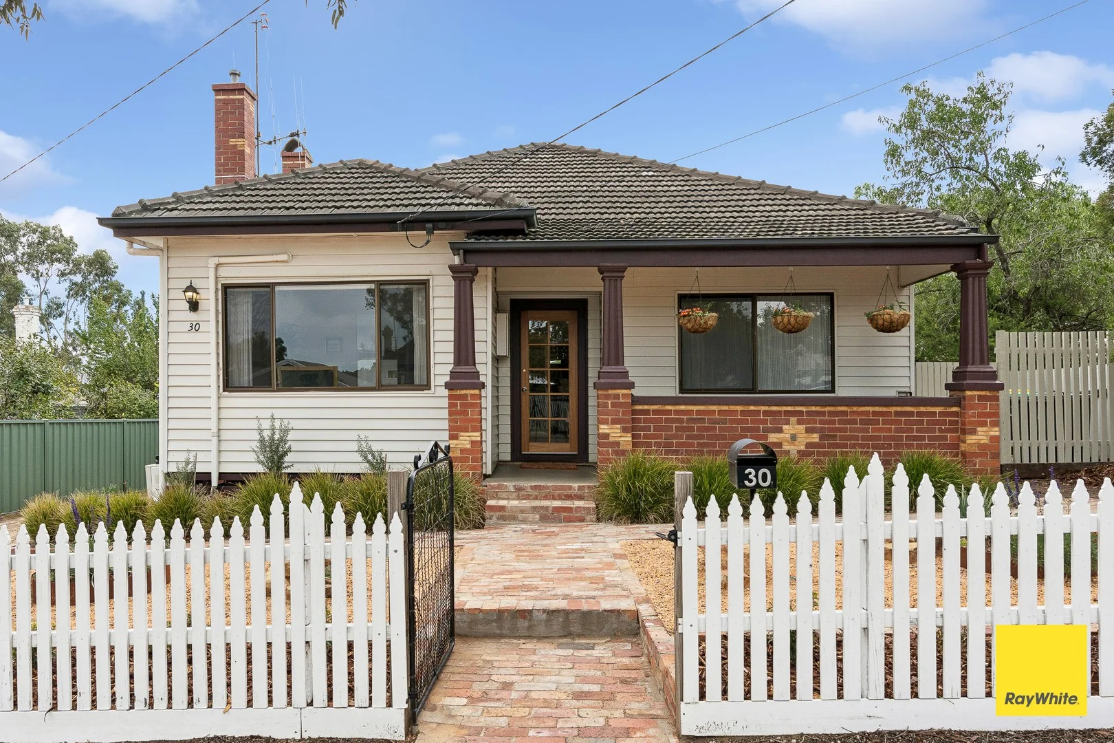 30 Quick Street, Long Gully VIC 3550