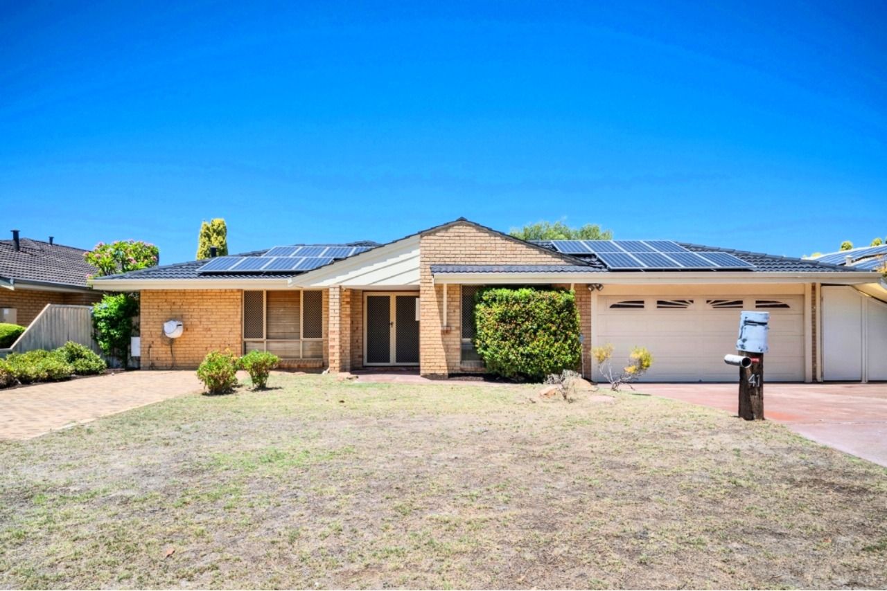 4 bedrooms House in 41 Knightsbridge Way THORNLIE WA, 6108