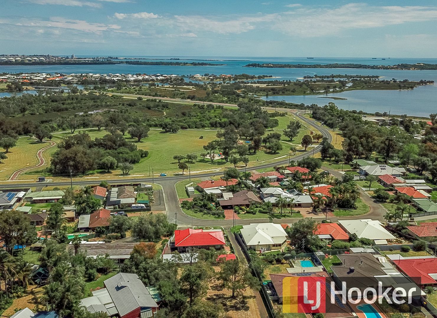 11 Hayward Place, Australind WA 6233, Image 1