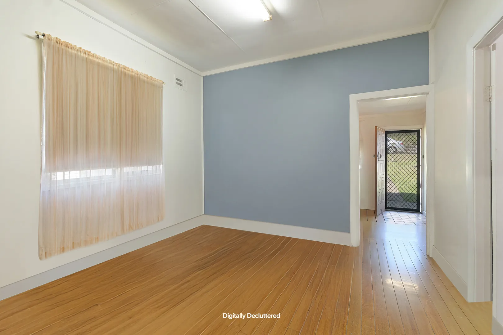 House in Charlestown - View 3