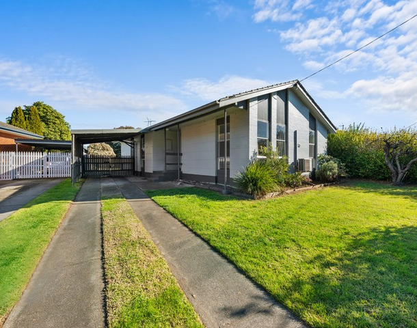 33 Gibsons Road, Sale VIC 3850