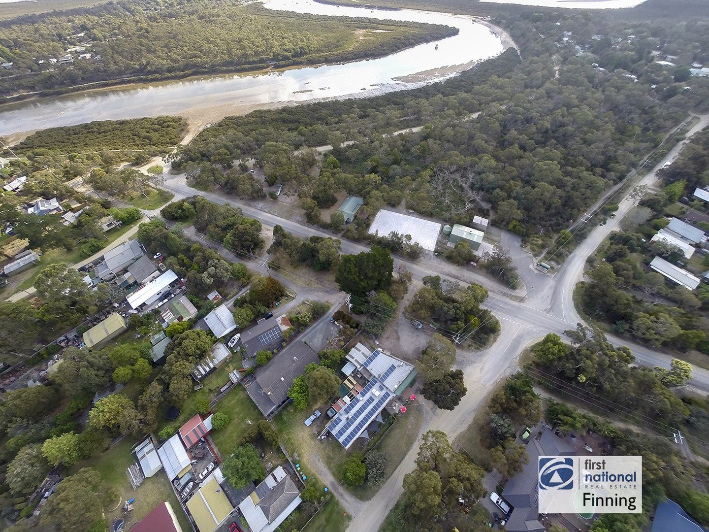 26 Cannons Creek Road, Cannons Creek Property History & Address