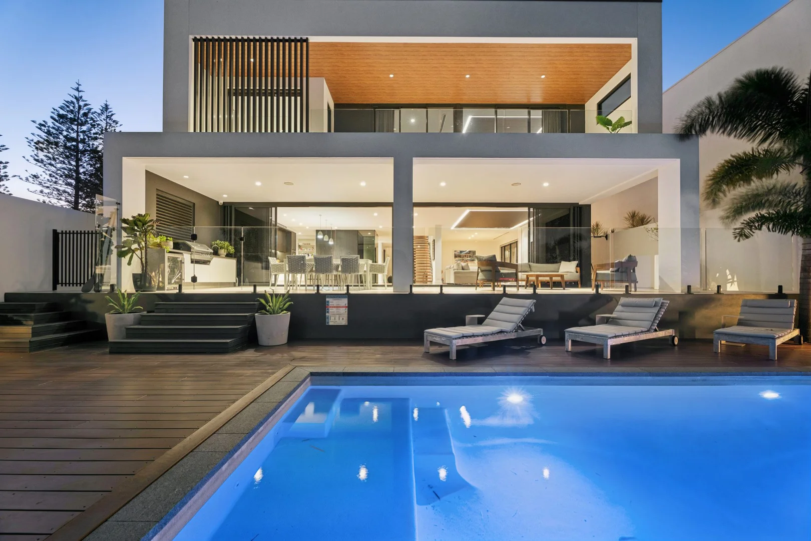 Additional image 3 of 29 The Promenade, Isle Of Capri QLD 4217