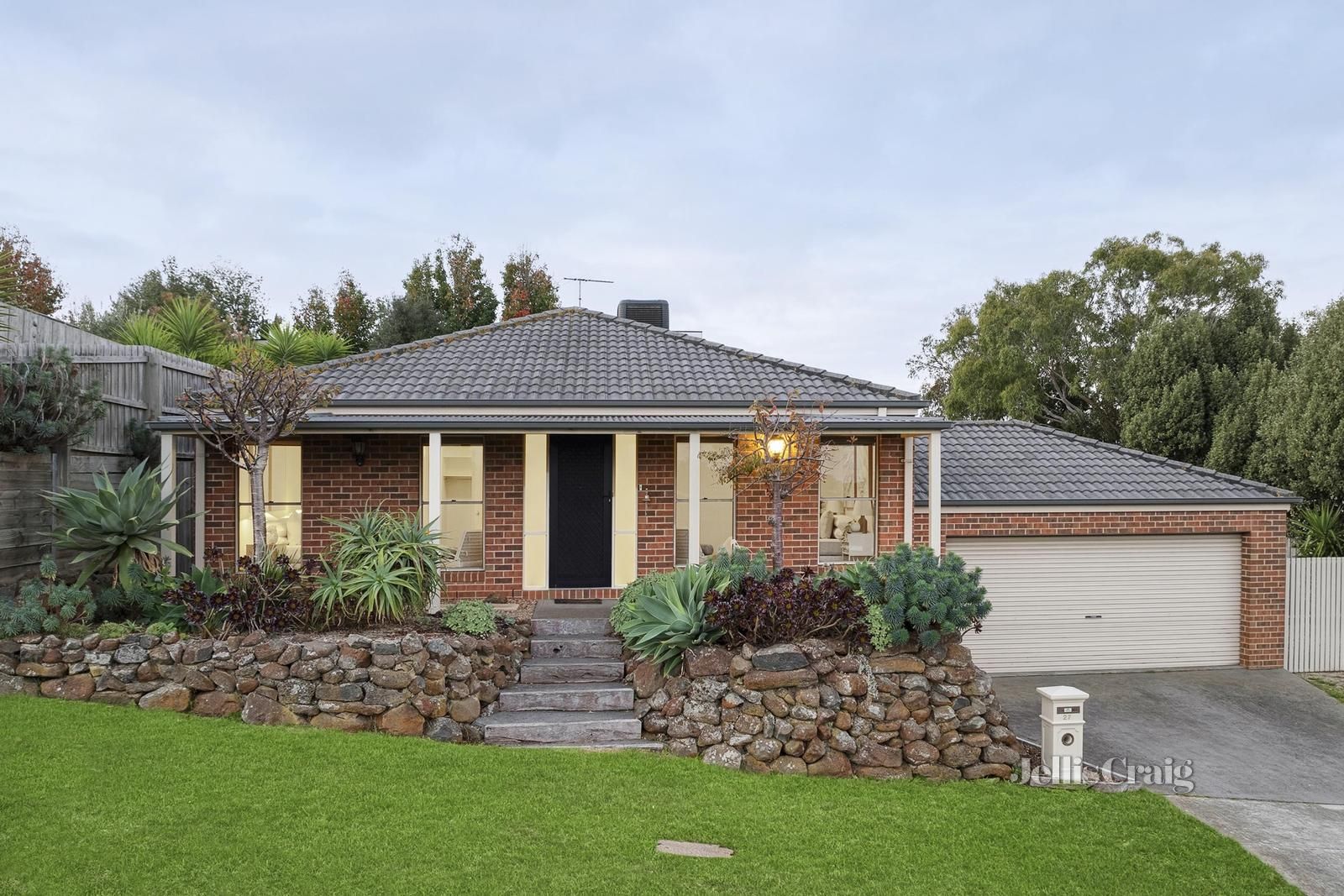 27 Stanfield Drive, Wandana Heights VIC 3216, Image 0