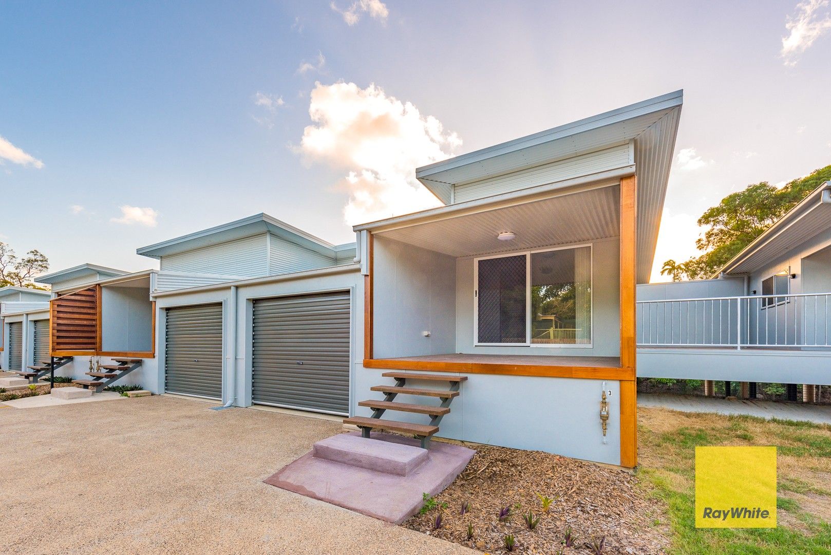 3 bedrooms Apartment / Unit / Flat in 4/134a Walker Street SVENSSON HEIGHTS QLD, 4670