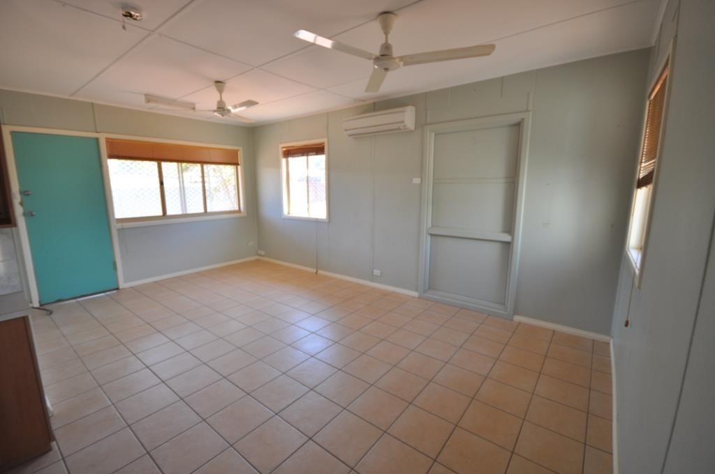 8A Weaver Place, South Hedland WA 6722, Image 2