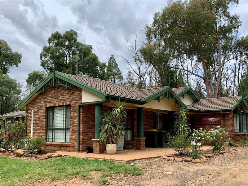 69 Koala Crescent, Coonabarabran NSW 2357