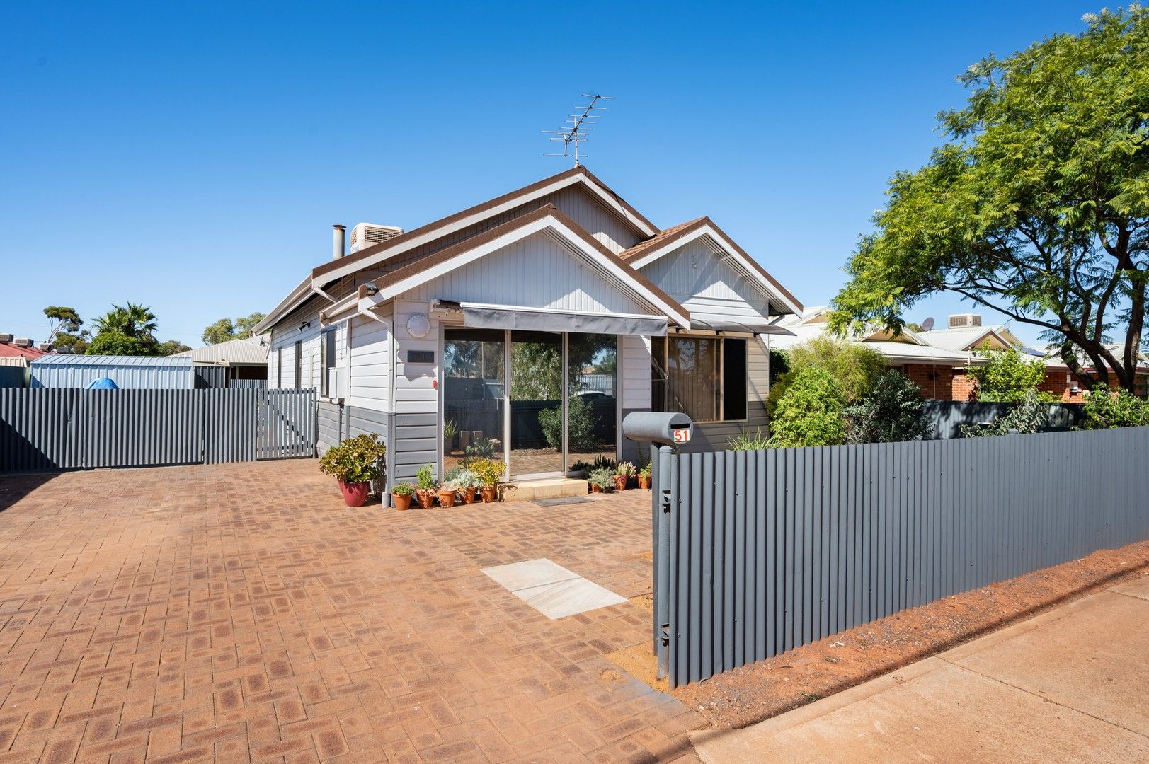 3 bedrooms House in 51 Balfour Street SOUTH KALGOORLIE WA, 6430