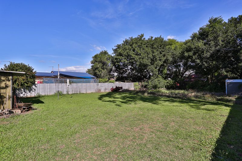 8 Glenvale Road, Harristown QLD 4350, Image 2