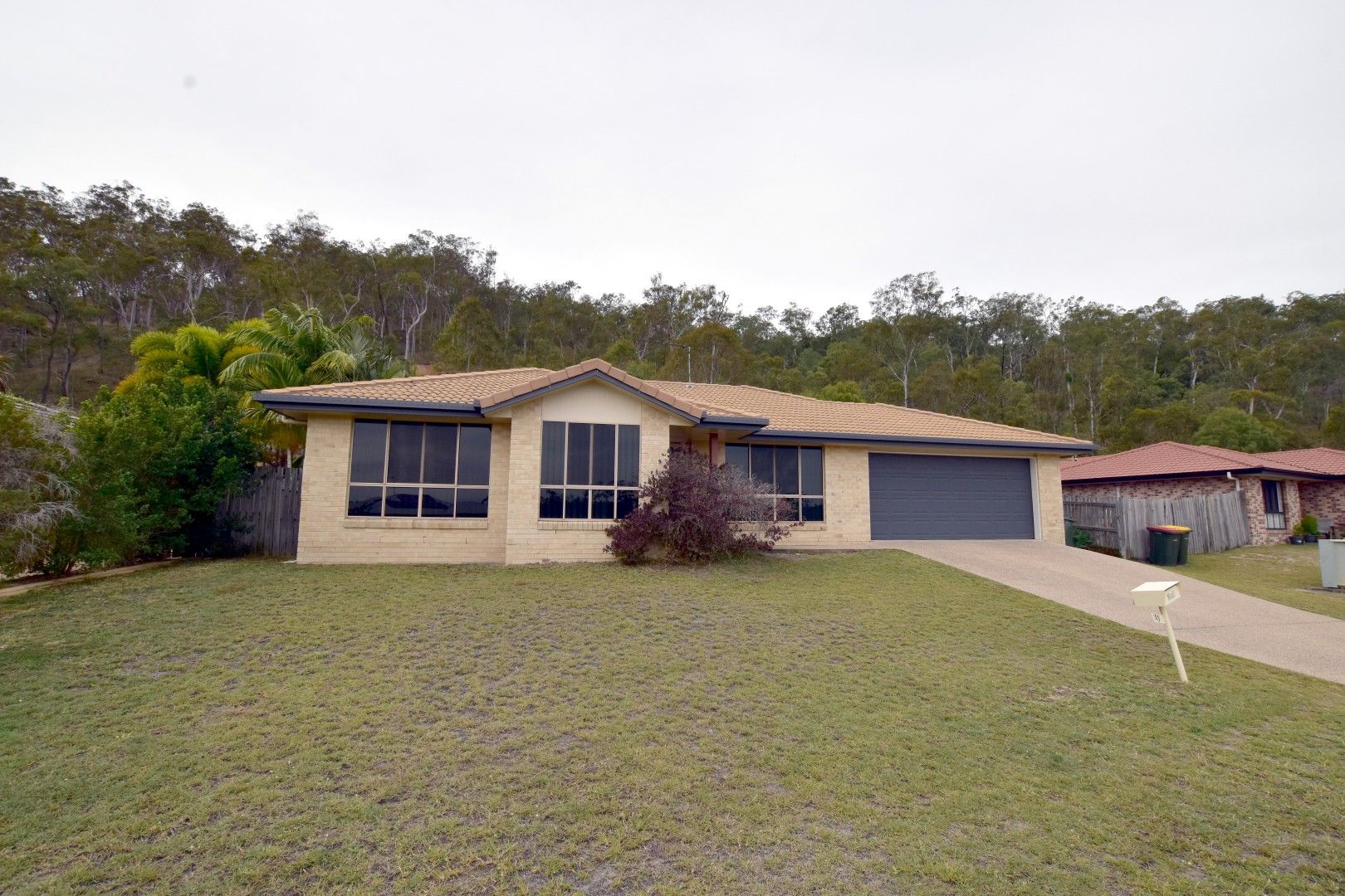 4 bedrooms House in 13 Southern Cross Close TELINA QLD, 4680