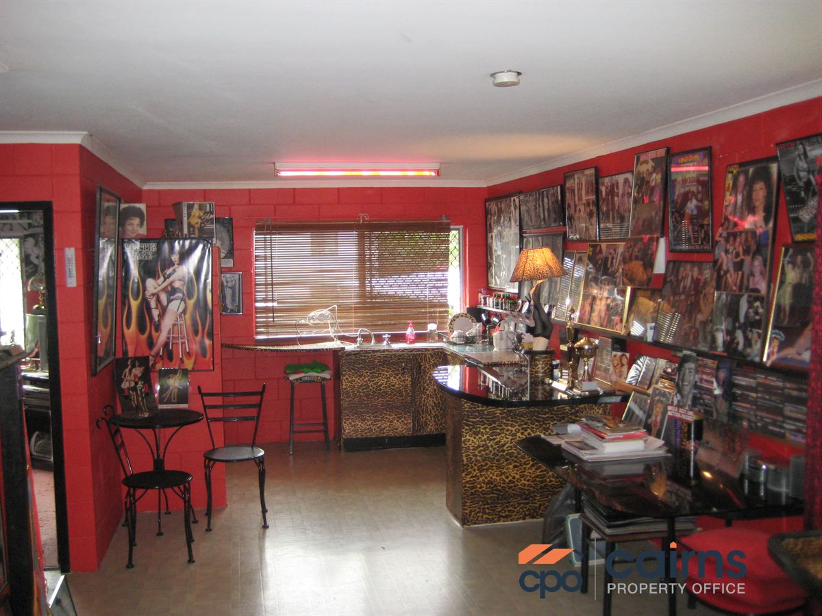 8/118 Pease Street, Manoora QLD 4870 Domain