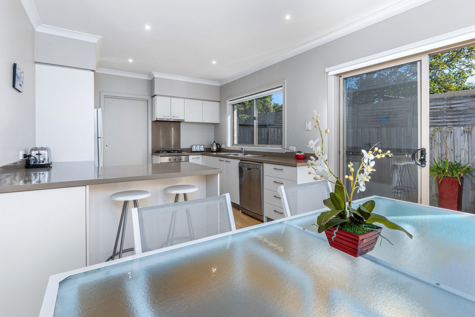 2/16 Wilson Street, Rosebud VIC 3939, Image 2