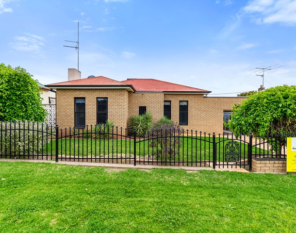 17 Cedric Street, Junee NSW 2663