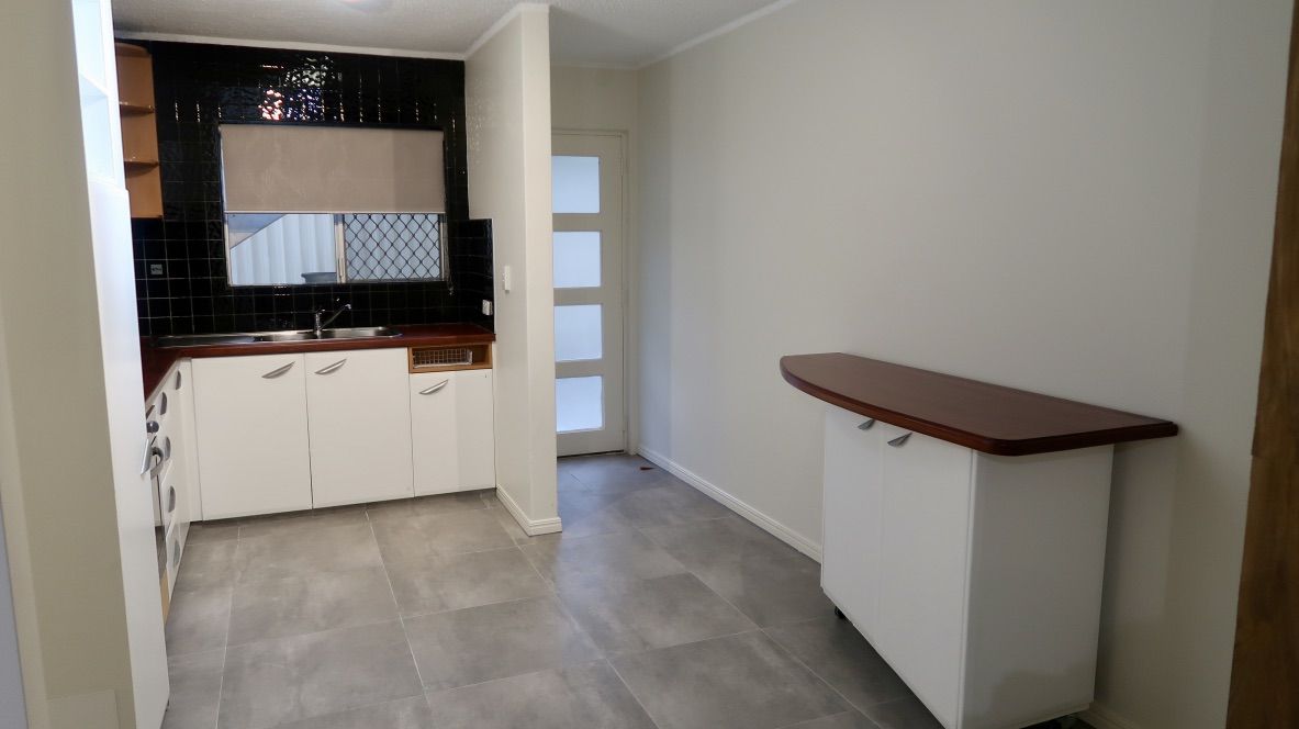 2 bedrooms Apartment / Unit / Flat in 1/21 Darrambal Street SURFERS PARADISE QLD, 4217