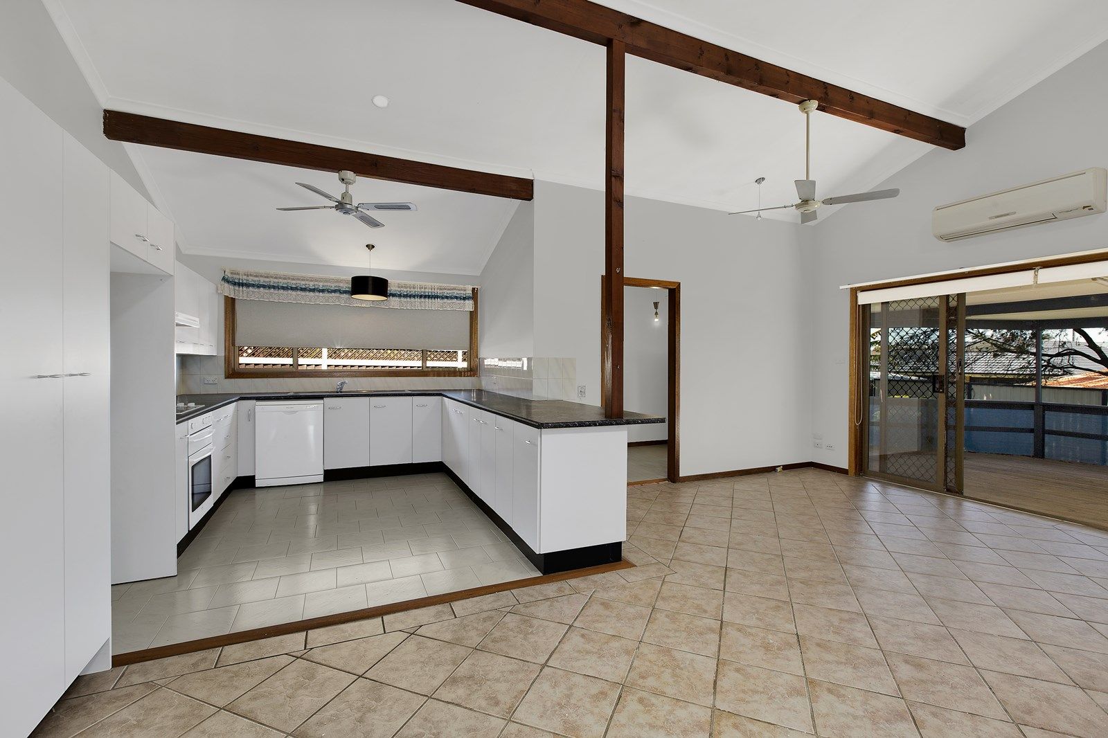 14 Kala Avenue, Halekulani NSW 2262, Image 2