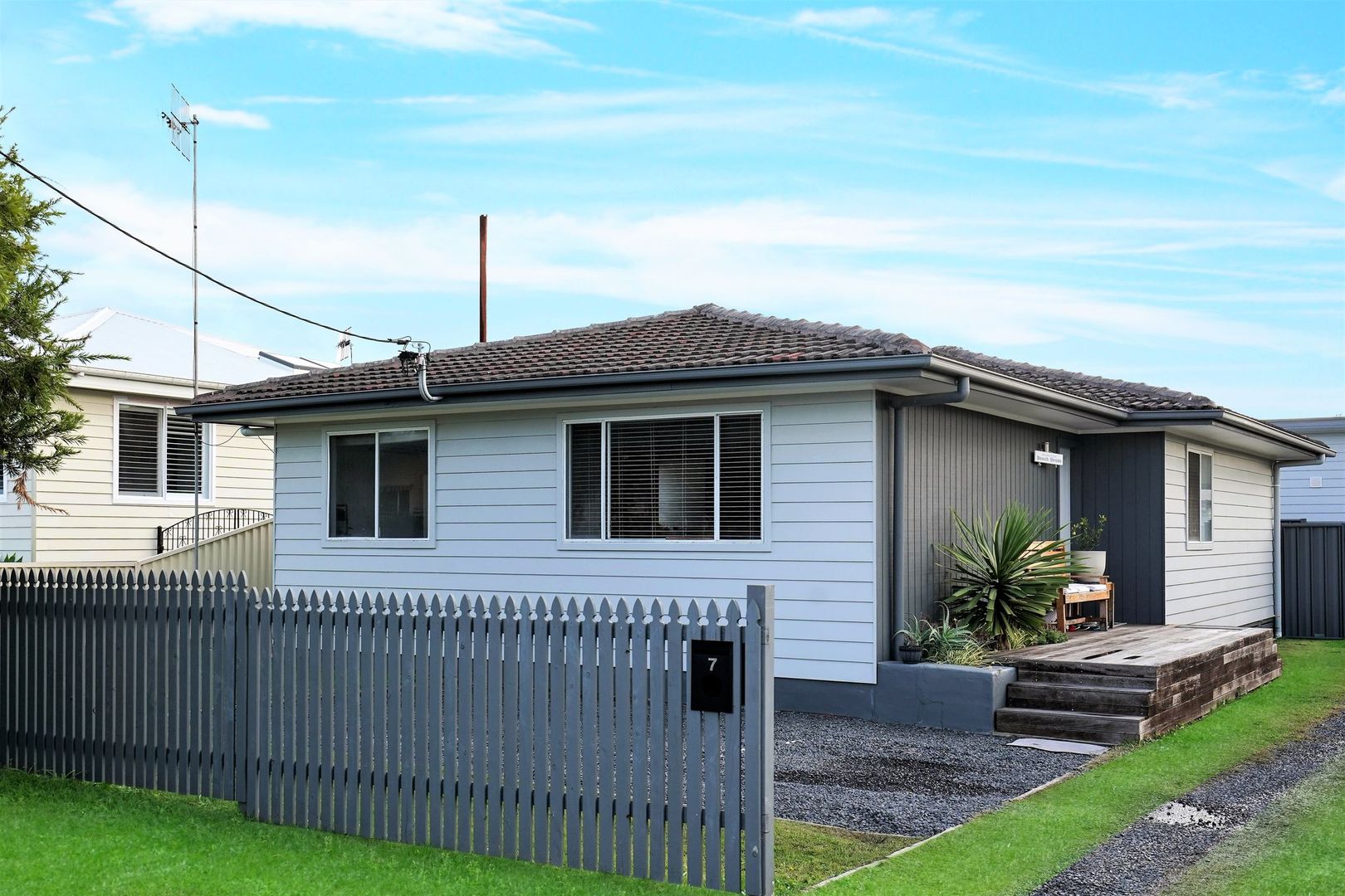 3 bedrooms House in 7 Dampier Boulevard KILLARNEY VALE NSW, 2261
