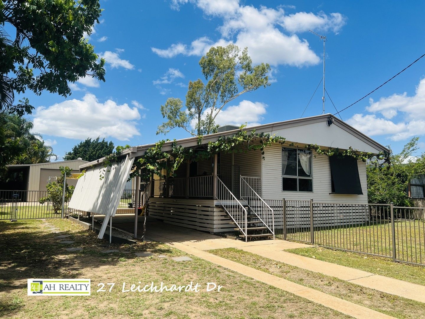 3 bedrooms House in 27 Leichhardt Dr MORANBAH QLD, 4744