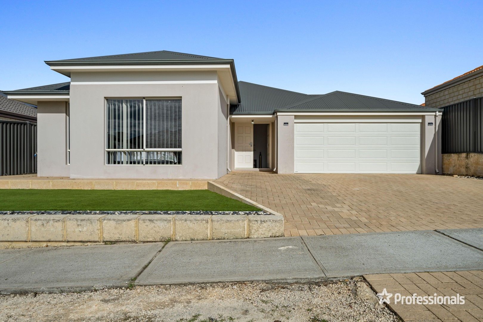 4 bedrooms House in 55 Safford Avenue AVELEY WA, 6069