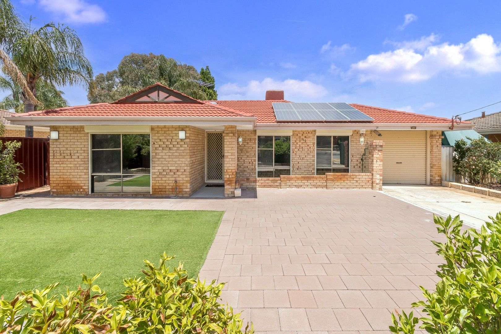 3 bedrooms House in 24 Southern River Road GOSNELLS WA, 6110