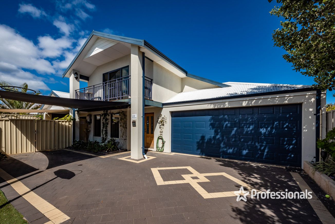 4 bedrooms House in 10A Edgewater Close GLENFIELD WA, 6532