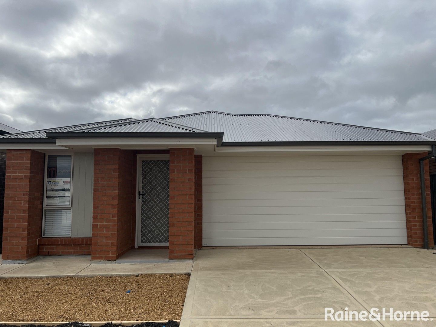 3 bedrooms House in 17 Cyclops Street MUNNO PARA SA, 5115
